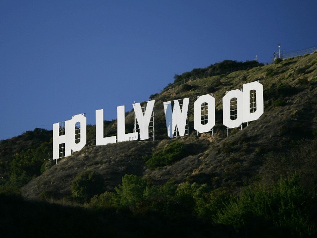 Знак Голливуда продадут на аукционе как NFT