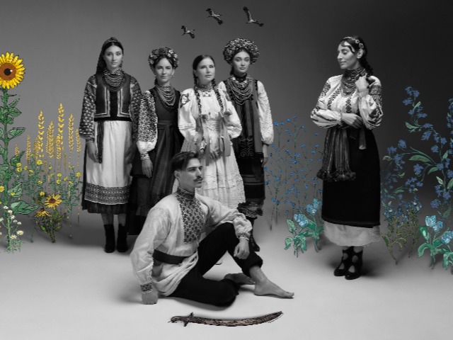 Український національний одяг XІХ — ХХ століть у проєкті "Вільні", який нагадує про наше коріння і традиції